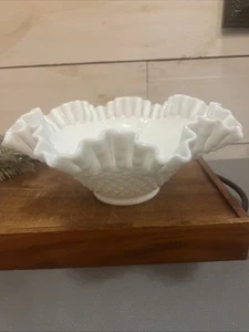 Große Fenton Schuhnagel Milchglas geraffter Rand Schüssel keine Chips oder Risse - Bild 1 von 11