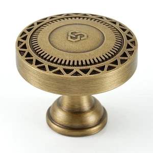 Perilla de gabinete de latón, perilla de cajón moderna de 1-1/4" de diámetro en latón antiguo - Imagen 1 de 10