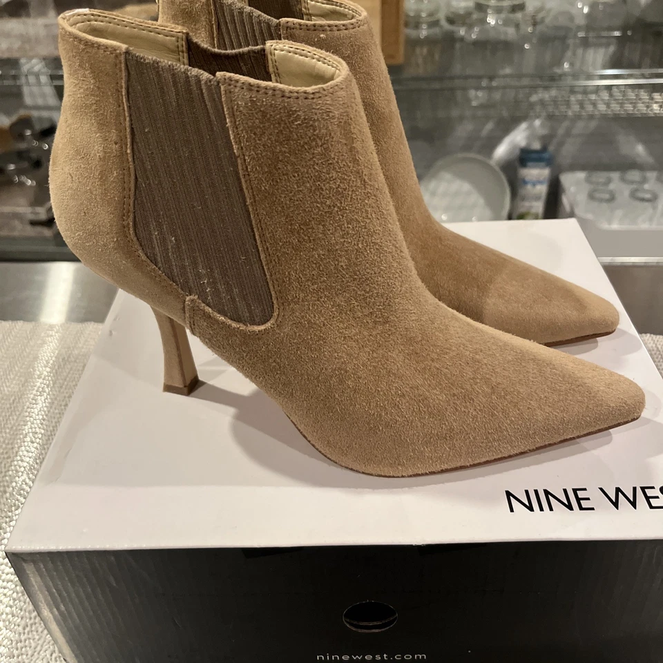 Botines de gamuza Nine West Sofia para mujer ligeros naturales talla 10M nuevos en caja Foto 1 de 4