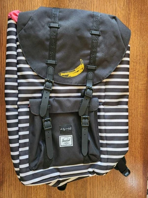 Mochila Herschel X Andy Warhol Little America Eco listrada preta amarela banana - Imagem 1 de 4
