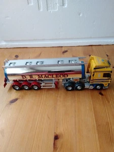 Corgi - D.R. Macleod - DAF 95 XF & Chrome Tanker Trailer - 1:50 - Picture 1 of 4