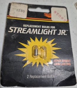 1 new old stock genuine oem Streamlight Jr. Replacement Light Bulbs 70400 1-pk - Picture 1 of 2