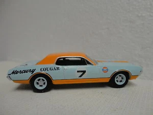 Greenlight LOOSE 1967 MERCURY COUGAR Blue GULF '67 mit RR REAL RUBBER Reifen - Bild 1 von 3
