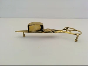 VTG CANDLE WICK TRIMMER/OIL LAMP CUTTER SNUFFER, BRASS, FOOTED, APPROX 5-3/4" - Picture 1 of 6
