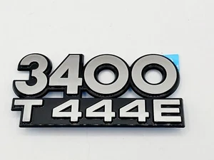 International Navistar Adhesive 3400 T 444E Hood Side Emblem Part # 2039678C1 - Bild 1 von 4