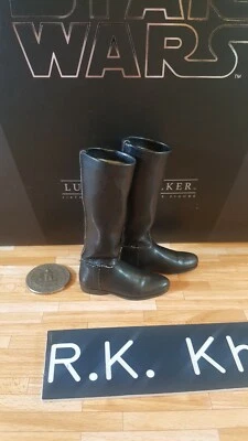 Hot Toys MMS429 Star Wars Luke Skywalker 1/6 action figure's black shoes / Boots - Image 1 of 4