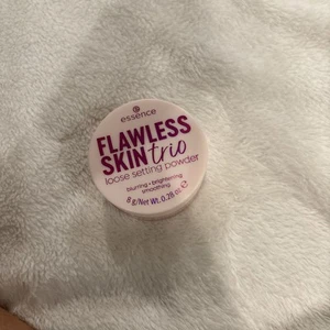  essence Flawless Skin Trio Loose Setting Powder, New - Picture 1 of 1