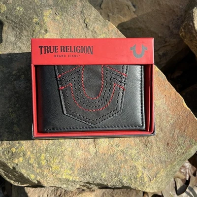 Cartera de viajero delgada True Religion Ricky de cuero negro RFID doble pliegue con caja de regalo Foto 1 de 4