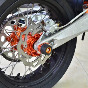 Rear Axle Slider Crash Protector For KTM 950 990 Duke/ADV/Enduro R/SMT/SMR 2002- - Picture 1 of 10