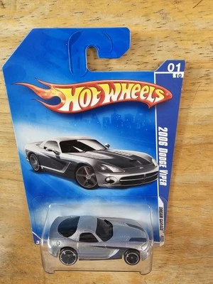Dodge Viper 2006 Hot Wheels. Silver; Dream Garage Series 2009 01/10 Foto 1 de 4