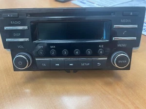 NISSAN NAVARA AUTORADIO ORIGINALE CD STEREO HEAD UNIT NP300 2015-2021 281854KJ1B - Foto 1 di 4