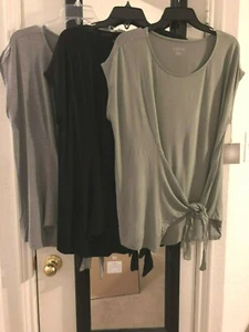 a: Suéter/camiseta de maternidad brillante, manga corta Dolman, corbata lateral: talla, negro, gris - Imagen 1 de 4