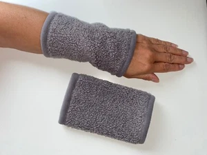 Fleece "Teddy" Armstulpen-Pulswärmer in grau by Zonel - Bild 1 von 3