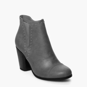 Womens Lauren Conrad Ankle Boots Booties Stacked Heels GRAY ~ size 9 Wide Width - Picture 1 of 2