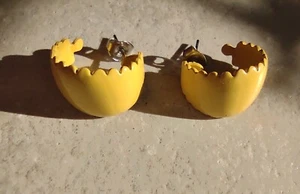 Vintage 1970’s Earrings Bright Yellow Scalloped Edges Enamel Over Metal Posts - Picture 1 of 12
