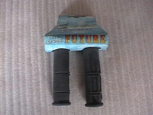 MC MASTER PITBIKE MOTORCYCLE MX JUNIOR MINI CROSS FUTURE BLACK HANDLEBAR GRIPS - Picture 1 of 2
