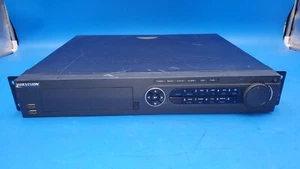 Hikvision DS-7332HGHI-SH DVR TurboHD con 15 TB - Foto 1 di 8