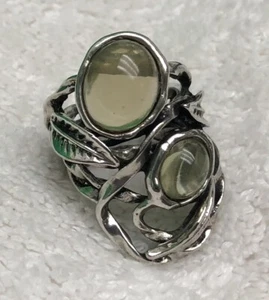 Anello in argento con pietre cabochon verde chiaro - Foto 1 di 9