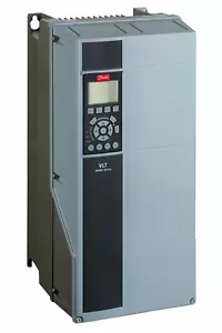 Danfoss VLT HVAC-Laufwerk (55 kW) FC-102P55KT4P55H3XGXXXXSXXXXAXBXCXXXXDX - Bild 1 von 12