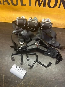 RENAULT CLIO MK4 REAR SEAT BELTS AND ANCHORS 321T - Picture 1 of 4