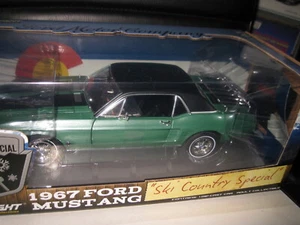 1/18 GREENLIGHT 1967 FORD MUSTANG COUPE GREEN SKI COUNTRY SPECIAL #13575 - Bild 1 von 5