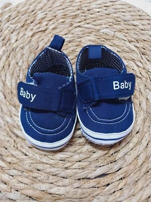 深蓝色可爱新生儿运动靴,0-3 个月婴儿,11 码 — 第 1/4 张图片