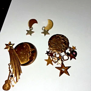 2 große Mond Pins und ein Set Stern Ohrring Kostüm - Bild 1 von 7