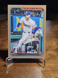 2024 Topps Update Series - Jared Walsh #US286 Gold /2024 - Picture 1 of 2
