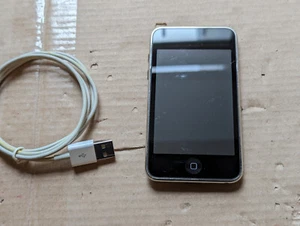 Apple iPod Touch A1288 2. Gen 16GB silber guter Zustand - Bild 1 von 6