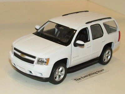 SUV Welly 2008 Chevy Tahoe LT escala 1:24 blanco brillante envío gratuito Foto 1 de 4
