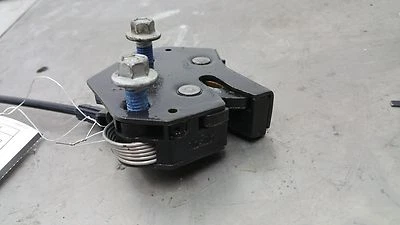 Оригинальная верхняя защелка левой задней двери Saturn SC1 SC2 21171304 99 00 01 02  - Изображение 1 из 4