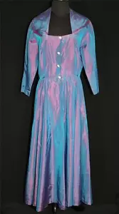 Raro Vintage 1950'S Largo Violeta Irridescent Rayón Tafetán Fiesta Bata Talla 12 - Imagen 1 de 1