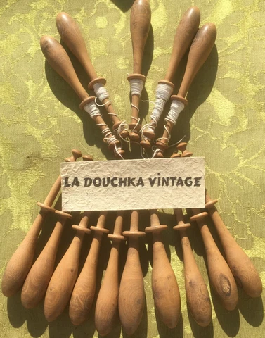 FRENCH 1800s LACEMAKER SPOOLS~ LOT OF 15 WOODEN SPINDLES BOBBINS ~MADE IN FRANCE Cover