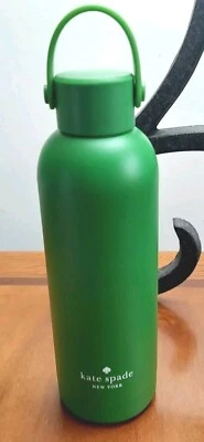 Botella de agua de metal de acero inoxidable aislada verde Kate Spade Outlet nueva en caja  Foto 1 de 4