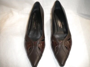 VALENTINO size 6.5 women's leather two tone point toe court shoes low heel - Picture 1 of 5