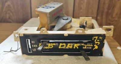 Управление кондиционером обогревателем 75 DODGE DART - Изображение 1 из 4