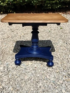 ANTIQUE EDWARDIAN SOLID MAHOGANY COMPACT SIDE/OCCASIONAL TABLE IN PLIMSOLL BLUE  - Picture 1 of 4