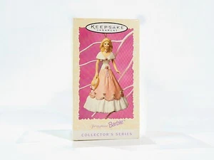Hallmark Keepsake Ornamento Primavera Barbie 3ª en Serie Navidad 1997 - Imagen 1 de 5