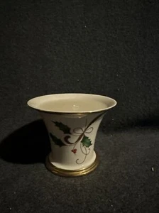 Lenox Holiday Nouveau Gold Trimmed Candle 3.5”tall 4.5 dia, Pristine Condition - Picture 1 of 7