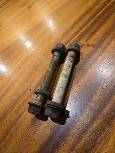 95-04 Toyota Tacoma T100 4x4 Rear Leaf Spring Bolts OEM P8283b76 - Picture 1 of 1