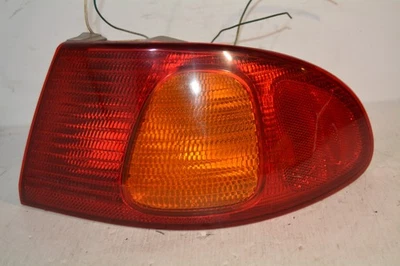 1998-2002 TOYOTA COROLLA ЗАДНИЙ ПРАВЫЙ ПАССАЖИРСКИЙ БОКОВОЙ ЗАДНИЙ ФОНАРЬ OEM, 166-60284 - Изображение 1 из 4