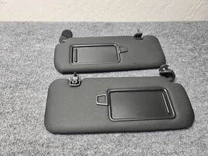 HYUNDAI SONATA 21-25 PARASOL PARASOL DERECHA E IZQUIERDA CON CLIP GRIS OSCURO CONJUNTO OEM - Imagen 1 de 7