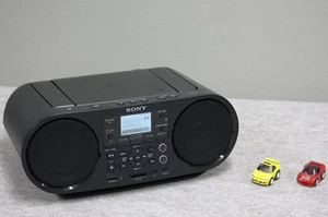 SONY CD Boombox portable audio system USB/SD/CD radio ZS-RS80BT black FM AM - Picture 1 of 12