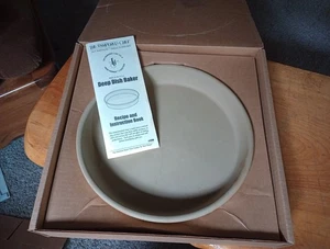 Pampered Chef Family Heritage Stoneware 11" Deep Dish Baker #1390 Retired - NEW - Picture 1 of 5