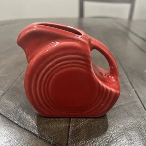 Homer Laughlin Fiesta Ware Scarlet Mini Disc Pitcher Creamer Syrup RED Embossed - Picture 1 of 5