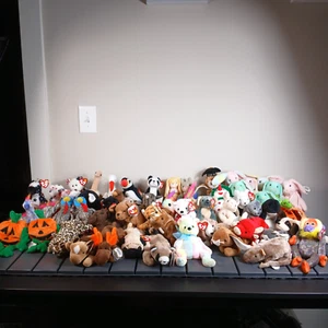 Riesiges Paket mit 57 authentischen TY Beanie Babys mit Etikett - Vintage, selten, nicht mehr produziert PL2 - Bild 1 von 14
