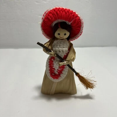 "Muñeca vudú cáscara de maíz vintage 6"" de alto mujer con escoba"  Foto 1 de 4