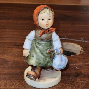 Hummel Figurine 195 "Grandma's Girl"  1989 first issue  - Picture 1 of 6