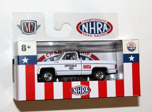 M2 Machines NHRA 1973 Chevrolet Cheyenne 10 Officials Truck ~ S116 22-11 ~ Neu in OVP - Bild 1 von 3