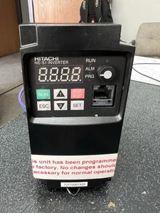 Hitachi NES1-007LB, 1 PS, 230 VAC, 3 PHASEN INPUT, VFD - Bild 1 von 3